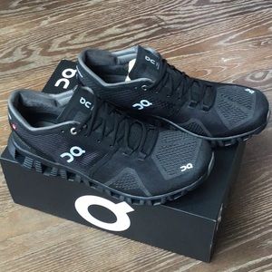 On Running Women’s Cloud X Shoes Size 9 in Black/Asphalt - New and never worn